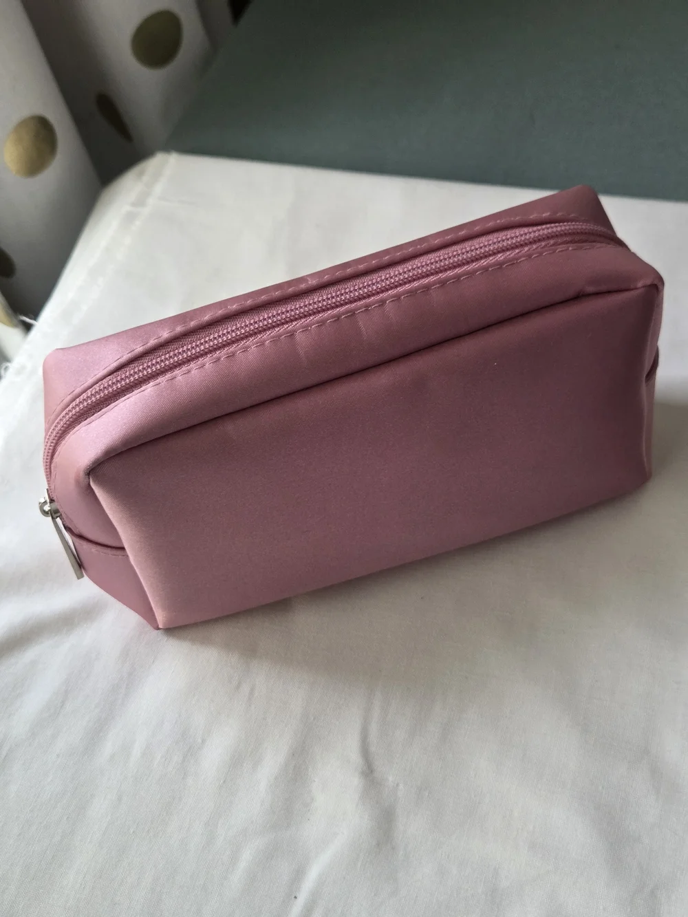 Clinique Pink Cosmetic Pouch with Pink & Lavender Skincare Set